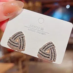 ONUYX Triangular Ear Cuff Earrings-15