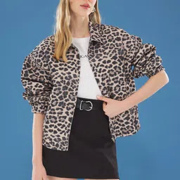 Trendyol Women Crop Tailored Jacket with Embroidered-image-86