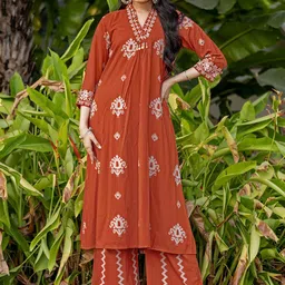 MITTOO Women Ethnic Motifs Printed Regular Kurti with Palazzos-36