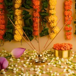 WEAVING HOMES Gold Toned Brass Agarbatti Stand-24