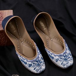 Nysah Women Embellished Mojaris Flats-image-42