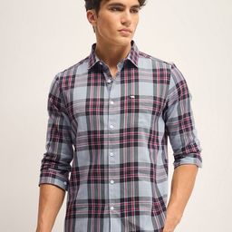 THE BEAR HOUSE Men Slim Fit Tartan Checks Casual Shirt-image-6