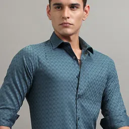 HIGHLANDER Men Spread Collar Textured Cotton Slim Fit Casual Shirt-image-54