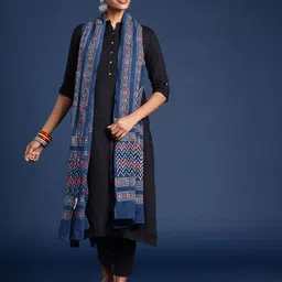 Taavi Paisley Printed Block Print Dupatta image 2