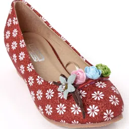 Cute Walk by Babyhug Floral Glitter Bellies - Maroon-picture-30