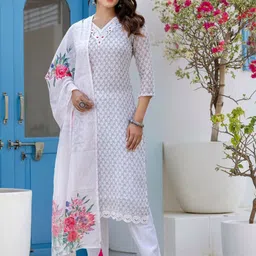 Navlik Women Ethnic Motifs Embroidered Regular Thread Work Linen Kurta Set With Dupatta-18