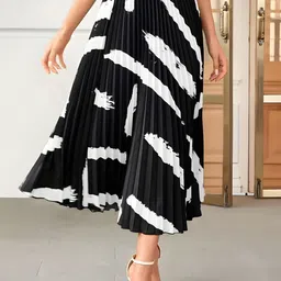 OTABU Printed Pleated A-Line Midi Skirt-image-64