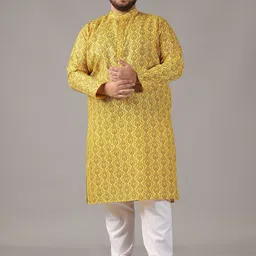 SOJANYA PLUS Men Paisley Printed Regular Kurta with Pyjamas-37