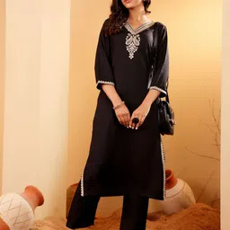 Varanga Floral Yoke Design Thread Work Straight Kurta-picture-10