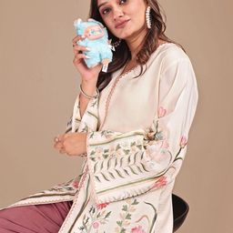 Tikhi Imli Embroidered V-Neck Tunic With Trousers Co-Ords-image-30