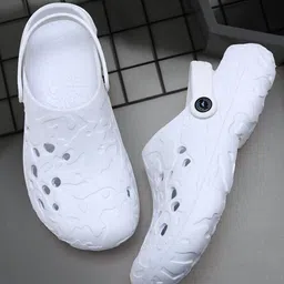 SHUAN Men Colourblocked Clogs-picture-30