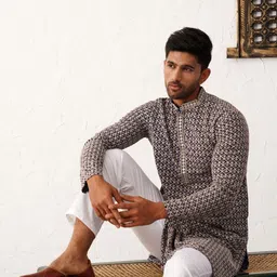 Jompers Men Geometric Embroidered Sequinned Kurta-picture-25