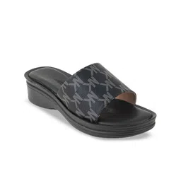 Walkfree Textured Wedge Sandals image 4