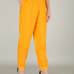 PARTHVI Leheriya Printed Regular Gotta Patti Kurta with Trousers & Dupatta image 2
