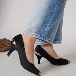DressBerry Black & Gold Toned Embellished Pointed Toe Kitten Pumps-27