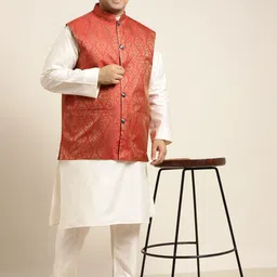 SOJANYA PLUS Men Plus Size Off White Solid Kurta & Churidar Comes With a Nehru Jacket image 2