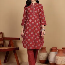 Varanga Floral Printed Mandarin Collar Straight Kurta With Trousers-image-76