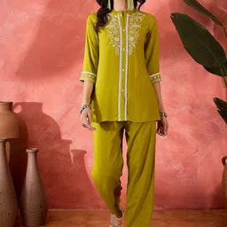 Sangria Embroidered Short Top & Trousers Co-Ord Set-image-28