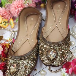 Fulkari Women Embellished Ethnic Mojaris Flats-image-32