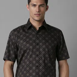 Louis Philippe Men Classic Spread Collar Geometric Printed Cotton Formal Shirt-picture-29