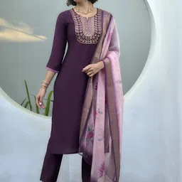 BE IN TEXO FAB Women Ethnic Motifs Embroidered Regular Thread Work Kurta with Trousers & With Dupatta-picture-52