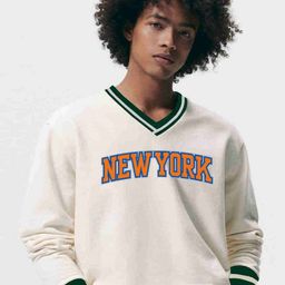 Genzy Men Typography Printed V-Neck Applique T-shirt-image-32