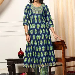 BAESD Women Floral Printed Regular Kurta with Trousers-image-8