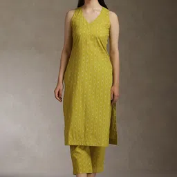 Khushal K Women Printed Regular Pure Cotton Kurta with Trousers-image-8