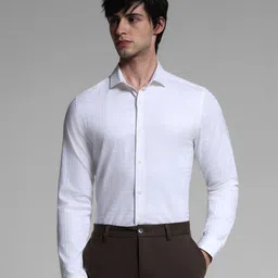 Jack & Jones Men Cutaway Collar Checked Cotton Slim Fit Casual Shirt-image-91