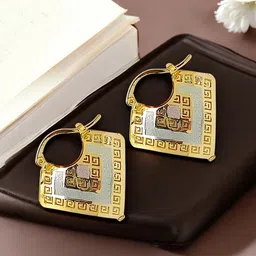 FEMMIBELLA Heart Shaped Hoop Earrings-image-59