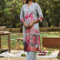 Jaipur Kurti Women Floral Embroidered Regular Beads and Stones Kurta with Trousers-picture-1