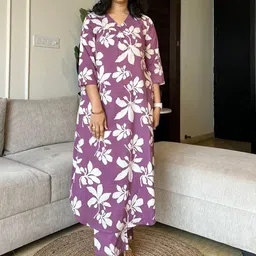 Aaysa Kurti Floral Printed V-Neck Pure Cotton Kurta with Trousers-picture-44