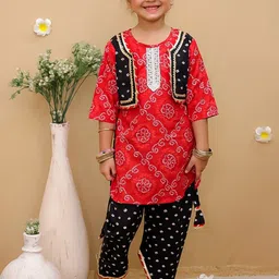 JUNITOS Girls Bandhani Printed Regular Gotta Patti Pure Cotton Kurta with Dhoti Pants-picture-12
