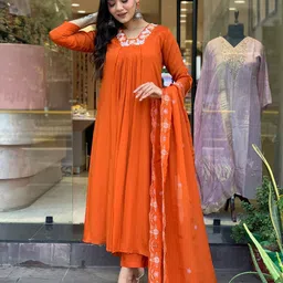DIVASTRI Women Embroidered Regular Thread Work Kurta with Trousers & With Dupatta-picture-55