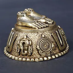 Exotic India Goddess Lakshmi Padam with Vaishnava Symbols Showpiece-image-53