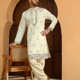 KRAFT INDIA LUXE Floral Embroidered Thread Work Mandarin Collor Straight Kurta-image-19