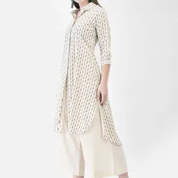 Span Floral Printed Cotton Shirt Collar A-Line Kurta image 3