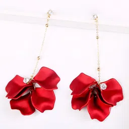 StyleCast x Revolte Leaf Shaped Drop Earrings-5