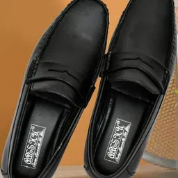 Aaeshu Men Black Solid Round Toe Synthetic Leather Slip-On Loafers-picture-15