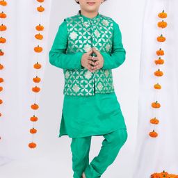 MASTARANG Boys Mastarang Green Kurta Set In Brocade With Mandarin Neck And Full Sleeves-14