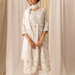Ode by House of Pataudi Floral Printed Linen A Line Kurta with Trousers & Dupatta-picture-21