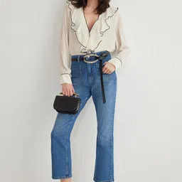 Trendyol Women Regular Fit Mid-Rise Light Fade Cropped Jeans-image-46