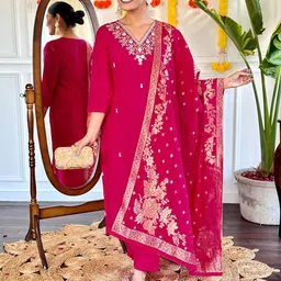 Growdamy Floral Embroidered Sequinned Chanderi Silk Kurta With Trouser And Dupatta-picture-1