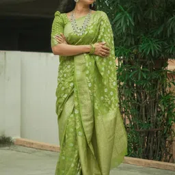 RUNAYA NX Floral Zari Silk Blend Banarasi Saree-image-0