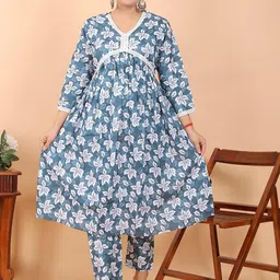 huuhambay Women Printed Pleated Kurta with Trousers-picture-45