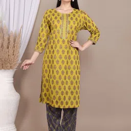 Indiwest Women Floral Printed Kurta with Trousers-image-48
