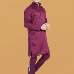 DIVISIVE Men Regular Dupion Silk Kurta with Pyjamas image 4