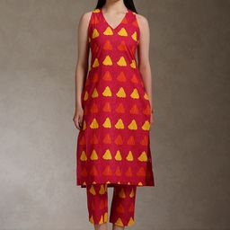 Khushal K Women Geometric Printed Cotton Kurta with Trousers-image-92