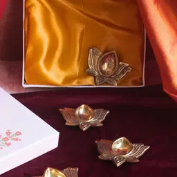 WEAVING HOMES Gold Toned 4 Pieces Lotus Brass Diya With Gift Box-image-44