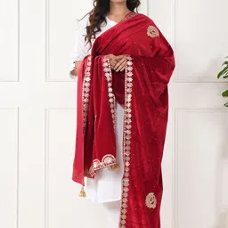 URBAN KANYA Paisley Embroidered Beads And Stones Velvet Dupatta-picture-35